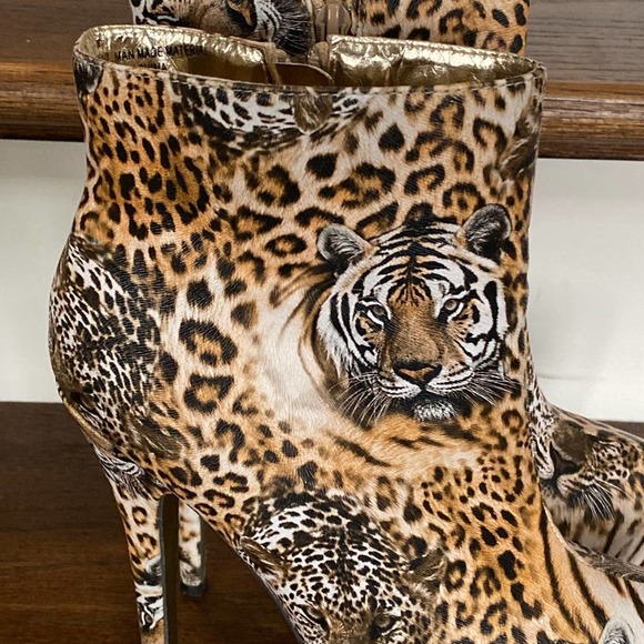 🎯FINAL SALE🎯 Tiger Print Platform Ankle Boots, J0591 - Picture 2 of 10